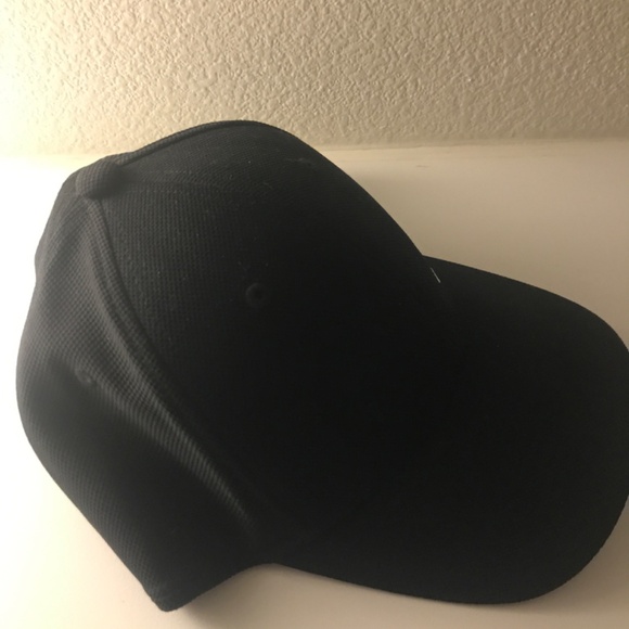 Adidas hat - Picture 3 of 3